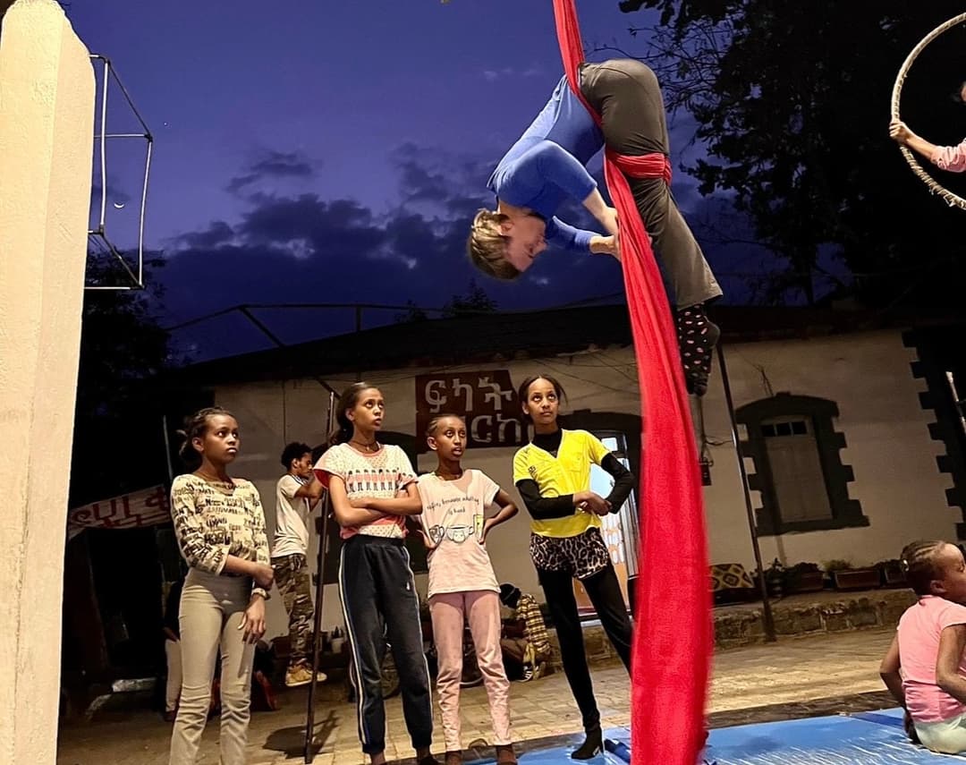 Accro yoga tissu aérien